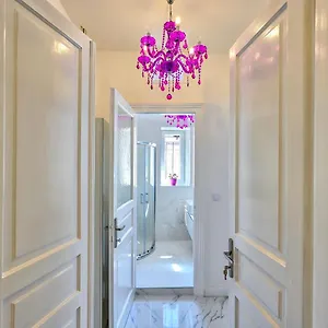 https://collins-amethyst-center.in-istria.net