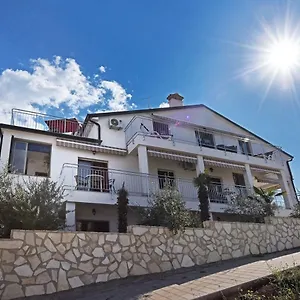 apartments-nena-funtana.in-istria.net/